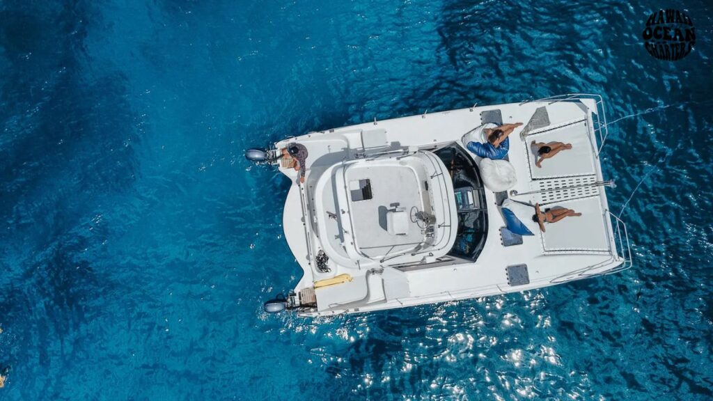private-boat-charter-in-hawaii-guide