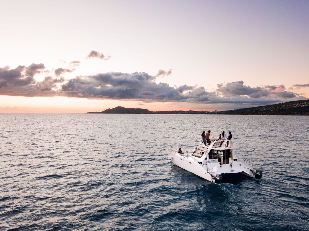 A sunset moment from one of Oahu boat tours. 