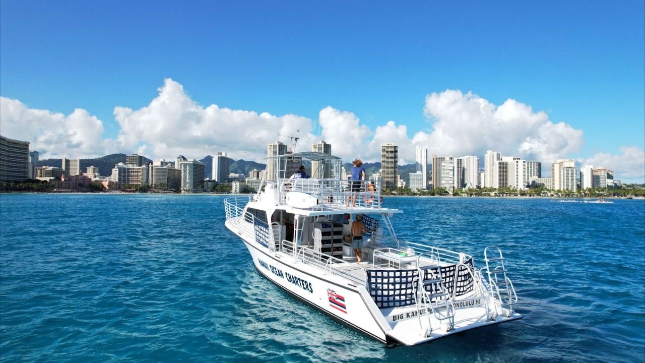 Read more about the article 5 Best Places to See in Hawaii (Secret Spots + Ocean Views)