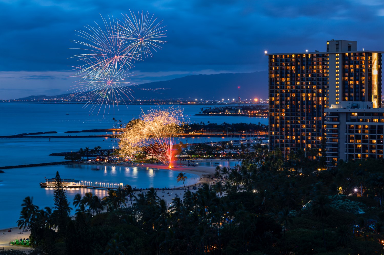 Fireworks, Waikiki Beach, Honolulu, Oahu, Hawaii.